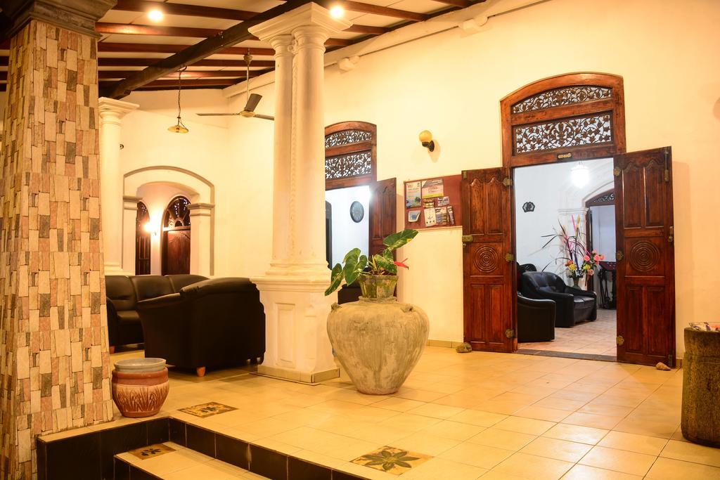 Shanthi Beach Resort Unawatuna Bagian luar foto